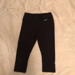 Cropped Nike Dri-Fit- Medium